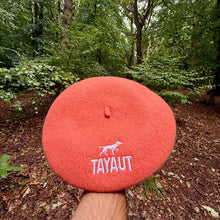 Charger l'image dans la galerie, Béret orange brodé TAYAUT
